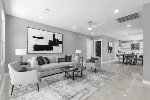 526 Se 11th St, Grand Prairie, TX, 75051-2207 | Card Image