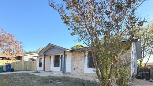 8518 Big Creek Dr, San Antonio, TX, 78242-2805 | Card Image