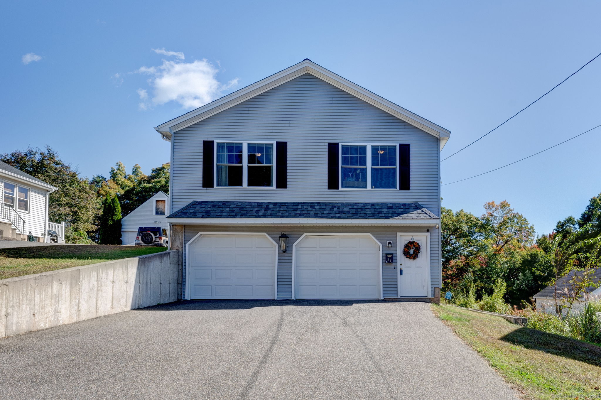 Oak St, Southington, CT 06489