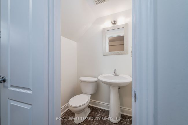 8 - 245 Van Dusen Blvd, House attached with 3 bedrooms, 3 bathrooms and null parking in Etobicoke ON | Image 37
