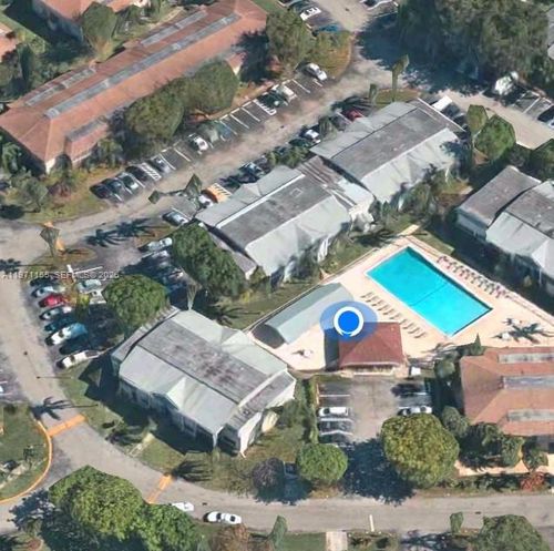 apt-202-33-811 199th St, North Miami Beach, FL, 33179-3084 | Card Image