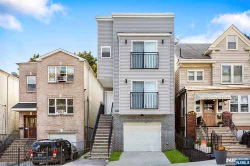 1081 18th Ave, Newark, NJ, 07106-2511 | Card Image