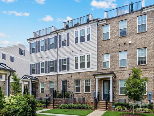 5018 Harrowsmith Ln, Charlotte, NC, 28204-4301 | Card Image