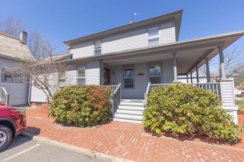 376 College Hwy, Southampton, MA, 01073 | Card Image