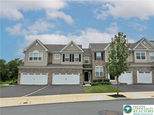 306 Redclover Ln, ALLENTOWN, PA, 18104-9242 | Card Image