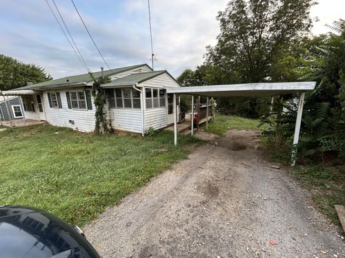 704 7th St, Newport, TN, 37821-4130 | Card Image