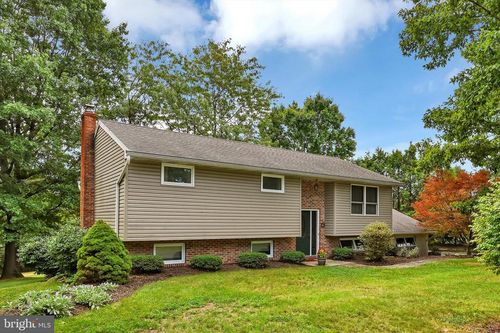 79 Hill Rd, BERNVILLE, PA, 19506-8222 | Card Image