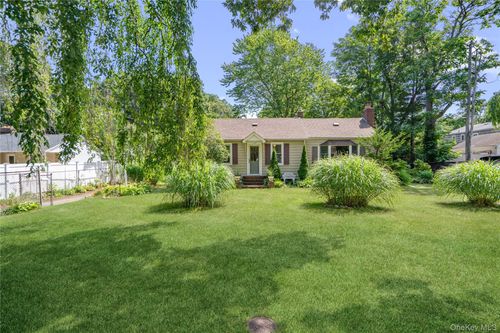34 Melville Rd, Huntingtn Sta, NY, 11746-7635 | Card Image