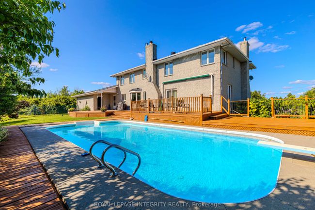 2025 Sixth Line Rd, House other with 4 bedrooms, 4 bathrooms and 20 parking in Dunrobin ON | Image 33