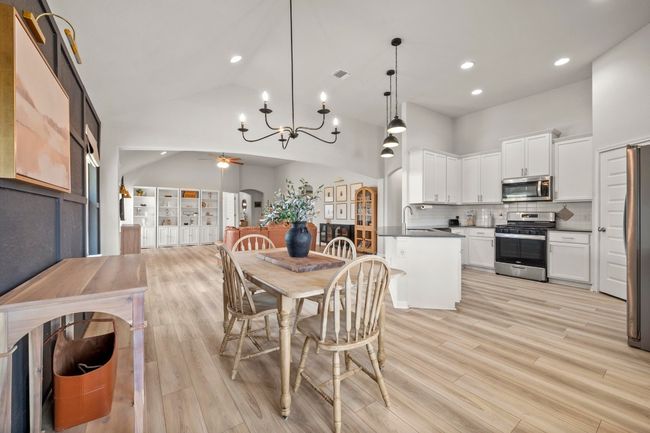 352 Backstays Loop, House other with 4 bedrooms, 3 bathrooms and 5 parking in Kyle TX | Image 13