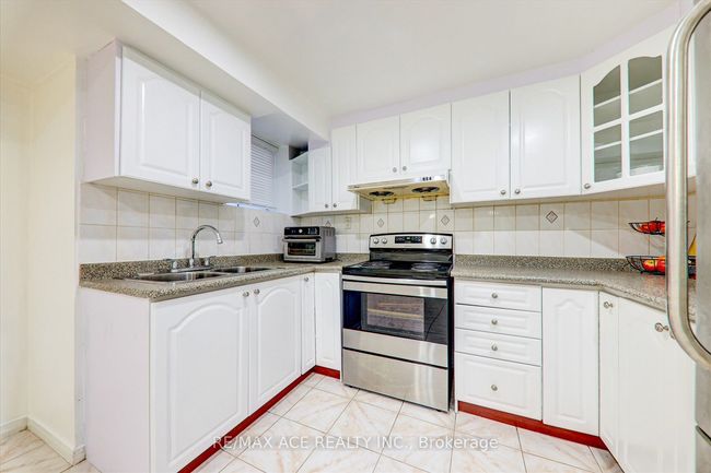 62 Saffron Cres, House other with 6 bedrooms, 5 bathrooms and 4 parking in Brampton ON | Image 38