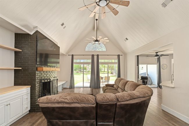 109 Enchanted Dr, House other with 4 bedrooms, 2 bathrooms and null parking in Enchanted Oaks TX | Image 10