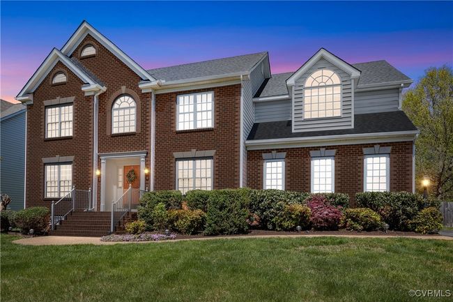 As the sun sets, and you look at your list... were most of the features you want checked off? Feeling a bit lucky to have found an almost perfect house? Isn't it time to come home? | Image 50