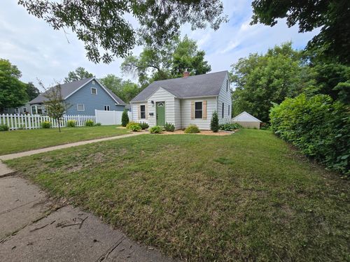 818 Kenwood St, Alexandria, MN, 56308-1914 | Card Image