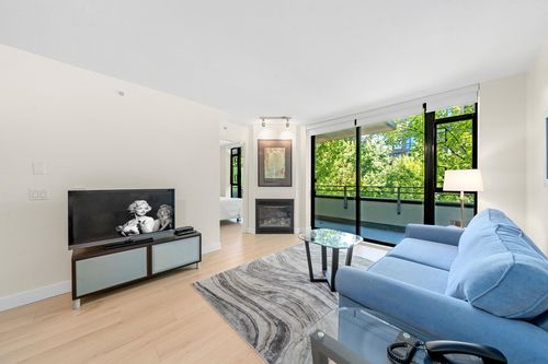 305-175 W 1st St, North Vancouver, BC, V7M3N9 | Card Image