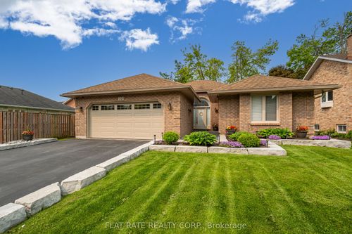 10 Hillview Dr, Bobcaygeon, ON, K0M1A0 | Card Image