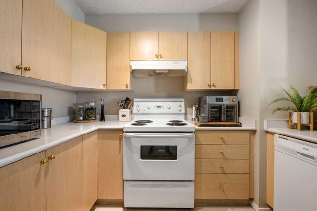 2316 - 2600 66 Street Ne, Home with 2 bedrooms, 2 bathrooms and 1 parking in Calgary AB | Image 3