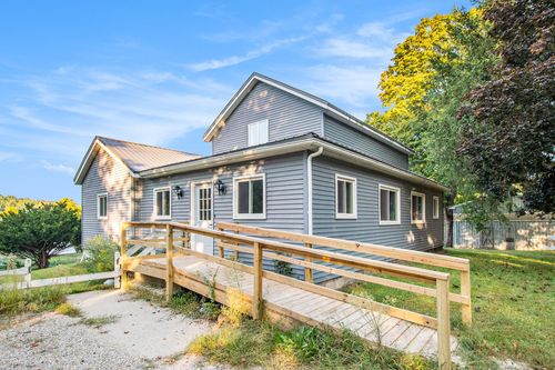 465 Pleasant St, Hubbardston, MI, 48845 | Card Image