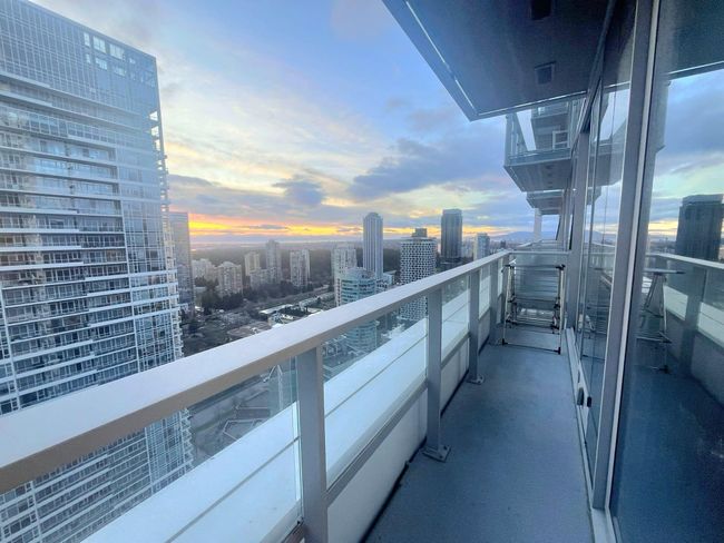 3202 - 6000 Mckay Ave, Condo with 2 bedrooms, 2 bathrooms and 1 parking in Burnaby BC | Image 8