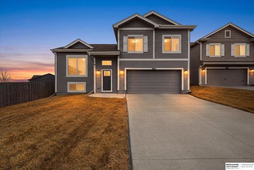 14907 Leeman Cir, Bennington, NE, 68007-1692 | Card Image