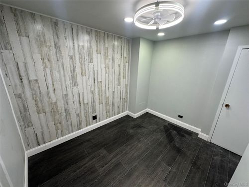 9-711 Seagirt Ave, Far Rockaway, NY, 11691 | Card Image