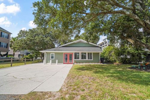 113 Woodland Dr, Murrells Inlet, SC, 29576-9006 | Card Image