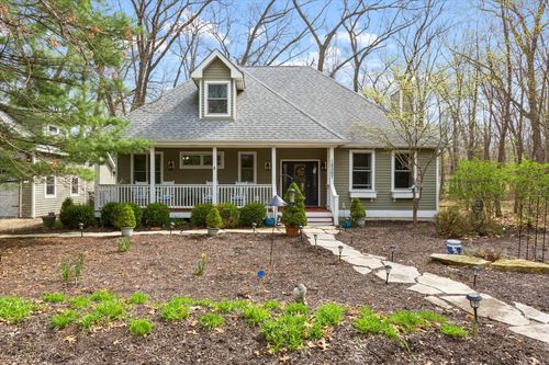 18567 Chase Ln, New Buffalo, MI, 49117-9312 | Card Image