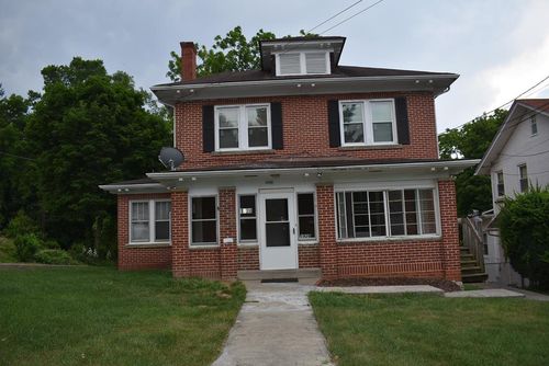 1920 Walton Ave, Bluefield, WV, 24701-4408 | Card Image