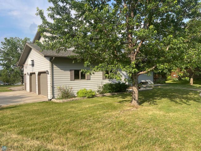 Front yard | Image 57