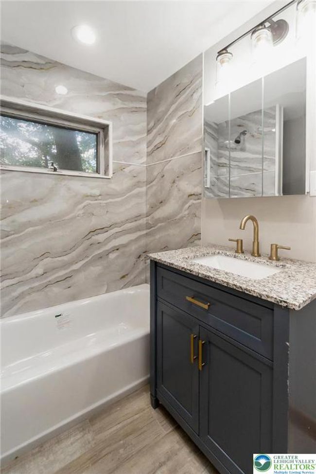 226 Fern St, House other with 4 bedrooms, 2 bathrooms and null parking in Jim Thorpe PA | Image 21