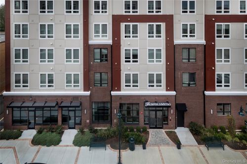 s105-119 Searing Ave, Mineola, NY, 11501-2884 | Card Image