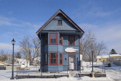 5559 Manotick Main St, Manotick, ON, K4M0T6 | Card Image
