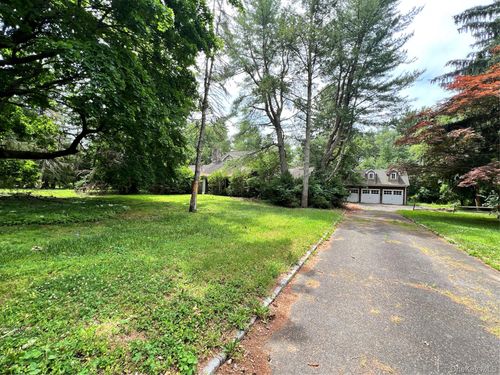 7 Locust Ln, Oyster Bay, NY, 11771-2704 | Card Image