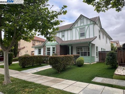 118 E Heritage Dr, Mountain House, CA, 95391-1061 | Card Image