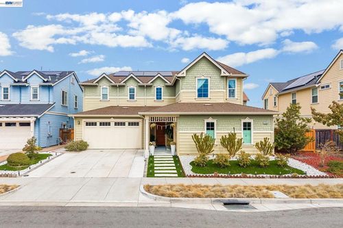 33524 Mustang St, Fremont, CA, 94555-3520 | Card Image