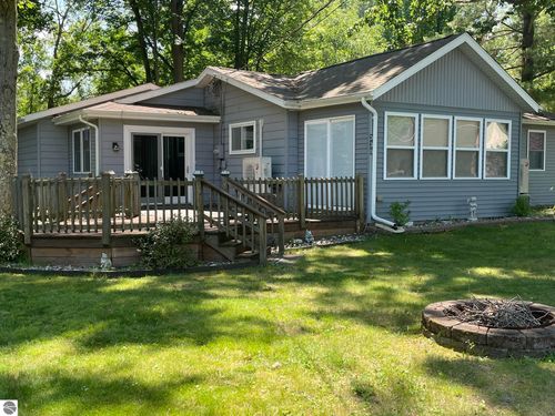 330 Henderson Lake Dr, Lupton, MI, 48635-9310 | Card Image