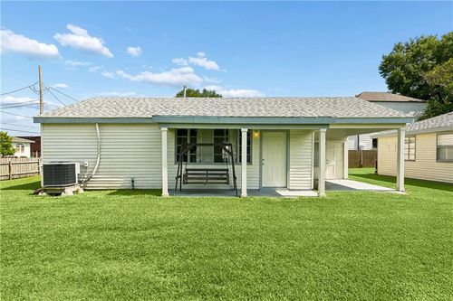 1104 Huey P Long Ave, Gretna, LA, 70053-6338 | Card Image