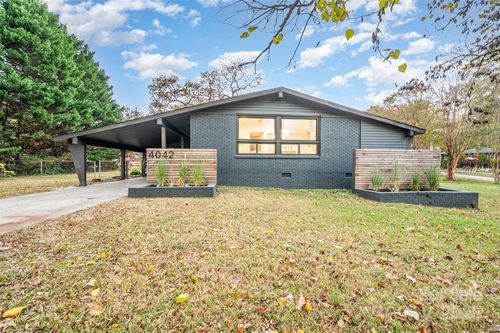 4042 Whipple Pl, Charlotte, NC, 28215-3835 | Card Image