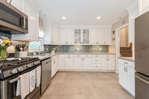 27 Schuyler Dr, Commack, NY, 11725-4018 | Card Image