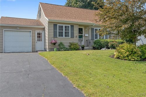 208 Lynnhaven Dr, Syracuse, NY, 13212-2026 | Card Image