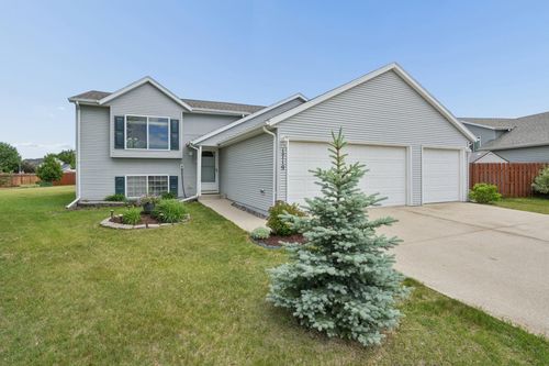 1719 Huntington Ct, West Fargo, ND, 58078-4302 | Card Image