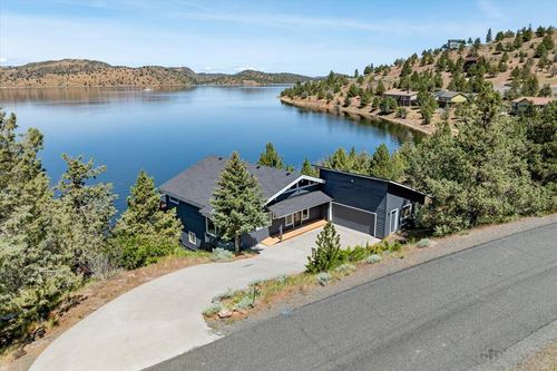 4740 Rainbow Dr, Weed, CA, 96094-9115 | Card Image