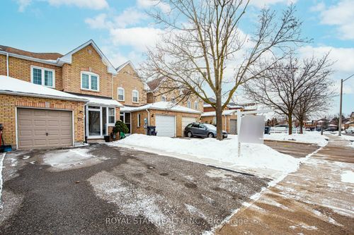 71 Muirland Cres, Brampton, ON, L6X4P3 | Card Image