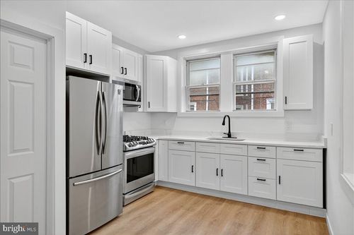6737 N Smedley St, PHILADELPHIA, PA, 19126-2759 | Card Image