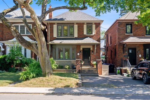 7 Roe Ave, Toronto, ON, M5M2H6 | Card Image