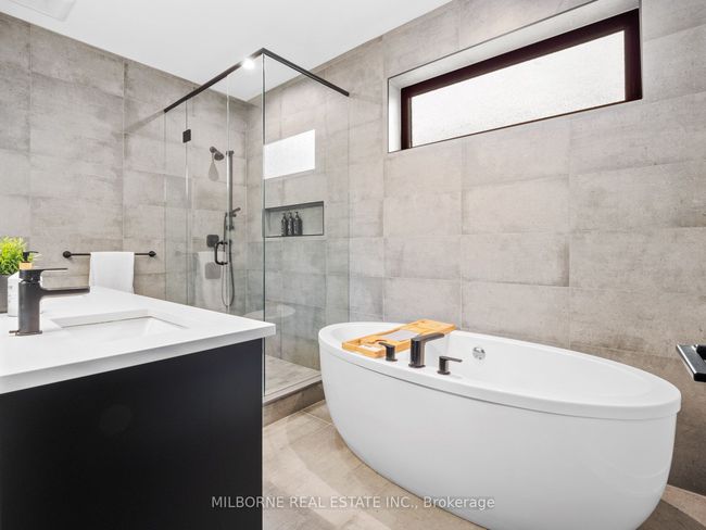 4628 Lee Ave, House other with 4 bedrooms, 3 bathrooms and 4 parking in Niagara Falls ON | Image 14