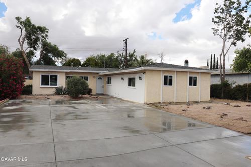 1133 W Avenue J15, Lancaster, CA, 93534-4822 | Card Image