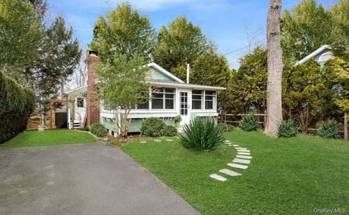 5875 Peconic Bay Blvd, Laurel, NY, 11948-1933 | Card Image