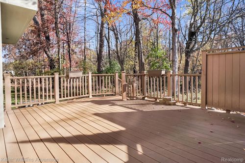 2750 Maple Forest Dr, Wixom, MI, 48393-4503 | Card Image