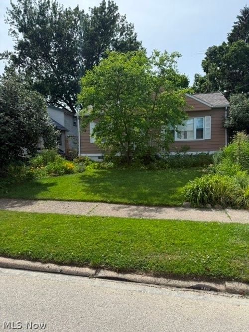 2486 8th St, Cuyahoga Falls, OH, 44221-2410 | Card Image